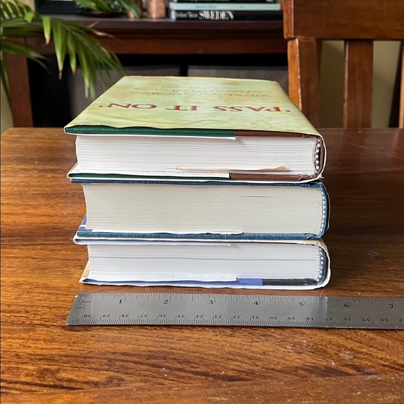 3 Alcoholics Anonymous Books published by A.A. World Services Inc. - Picture 6 of 15